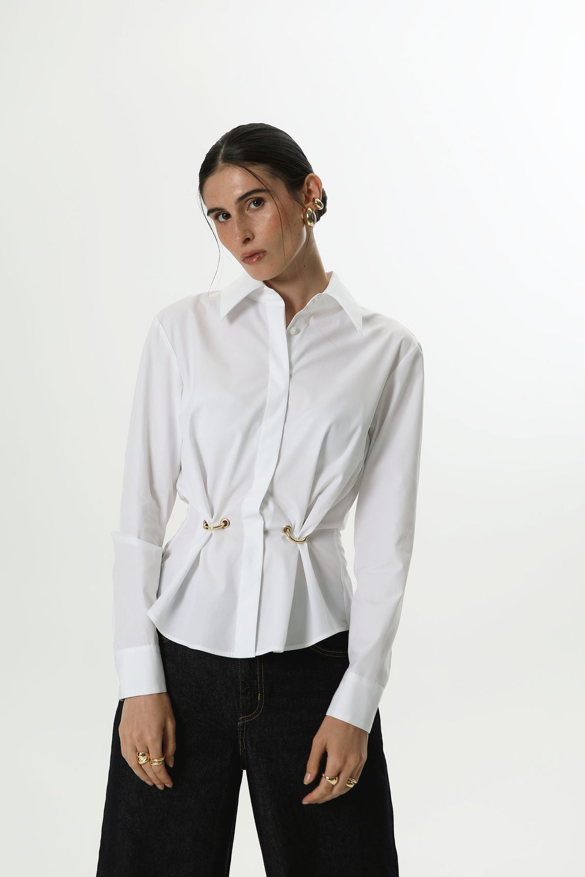 #color_essential white