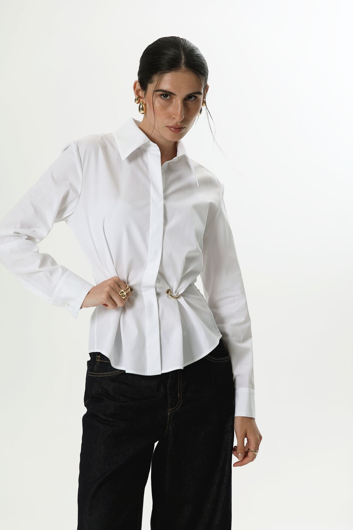 #color_essential white