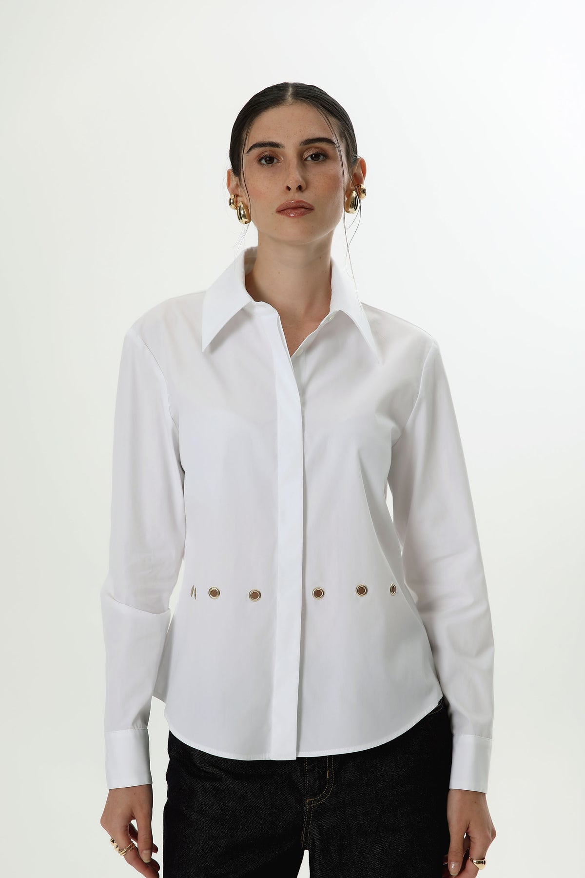#color_essential white